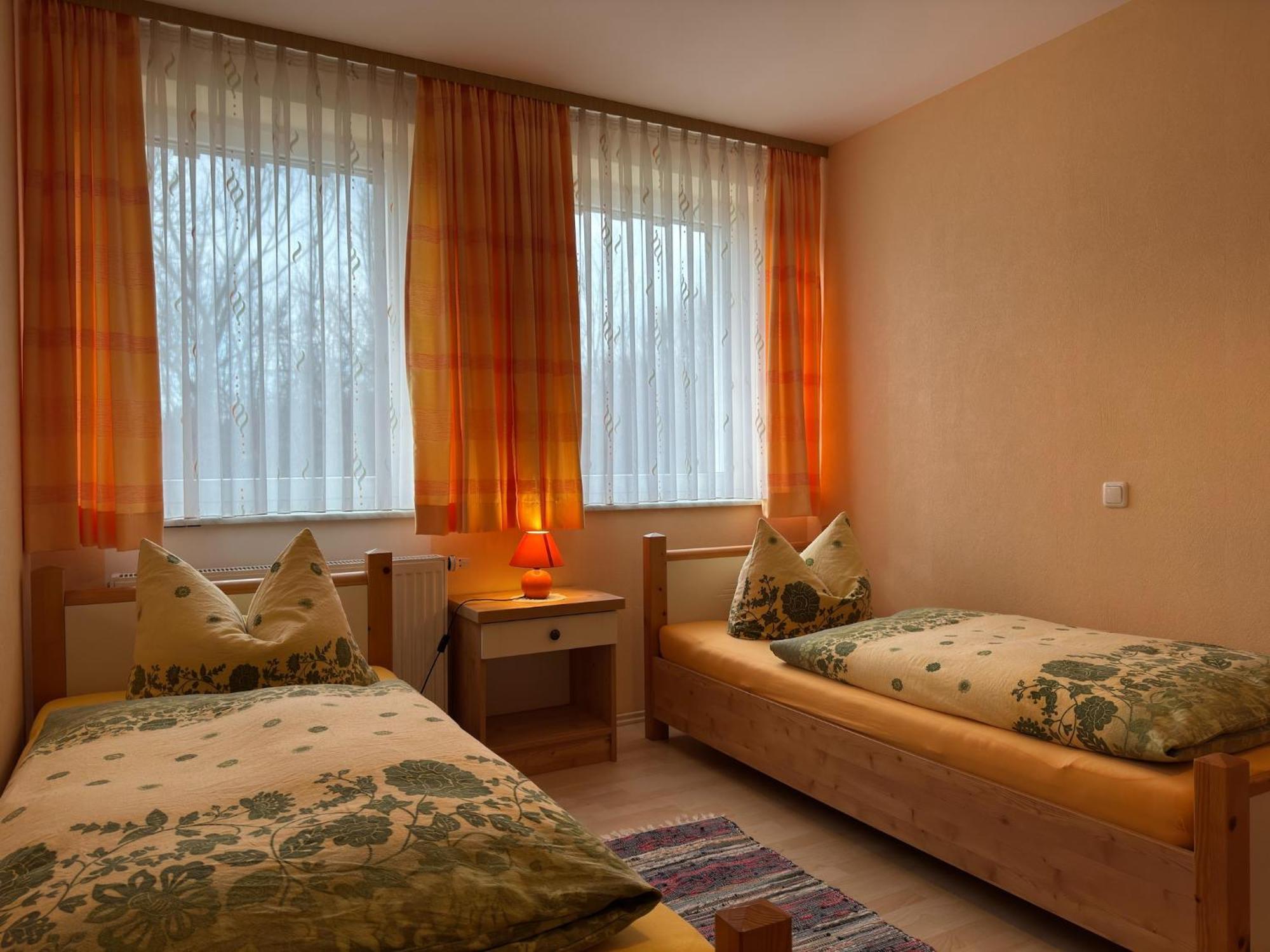 Pretty Apartment In Wiek With Garden Wiek auf Rügen Zewnętrze zdjęcie