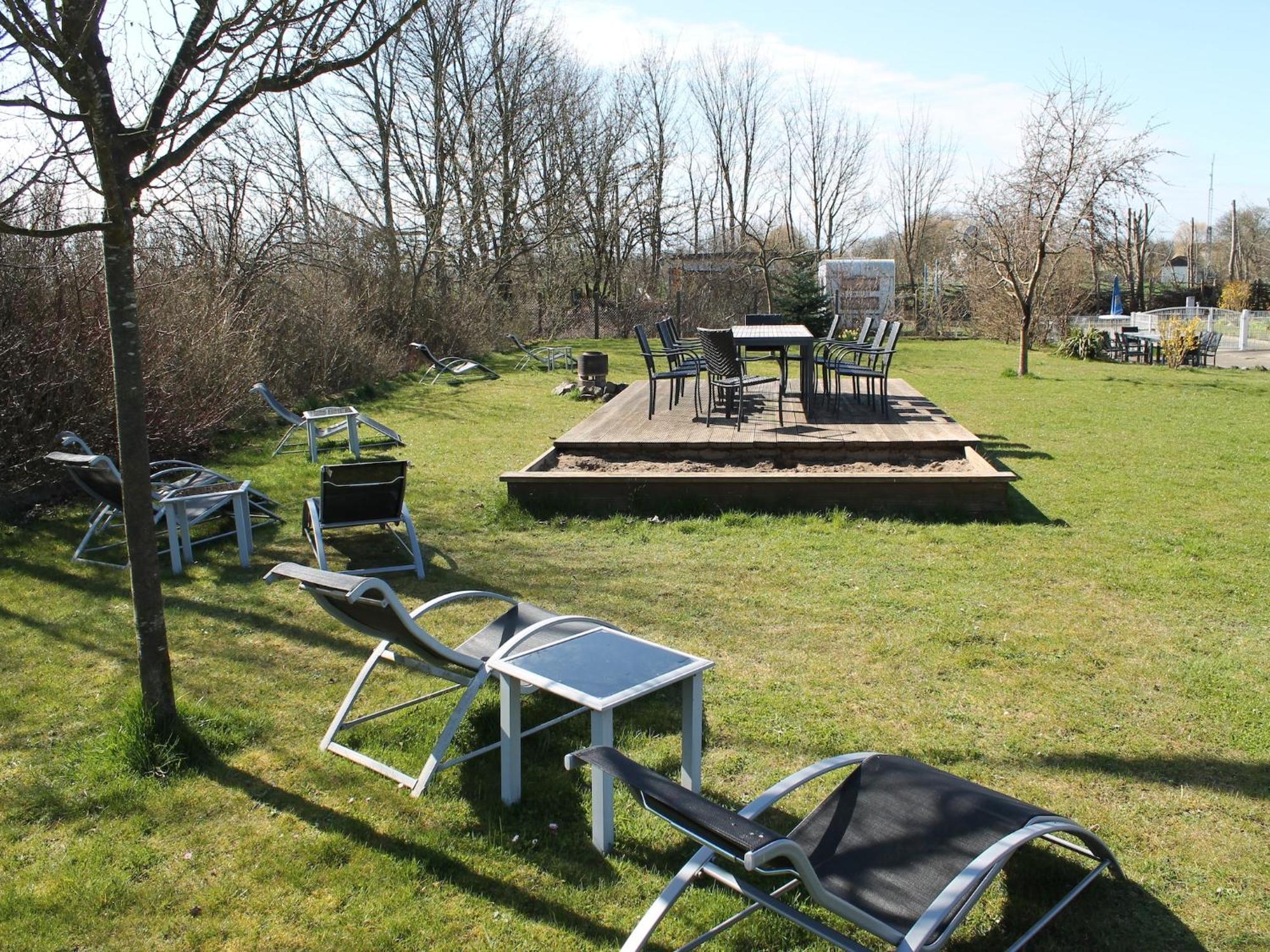 Pretty Apartment In Wiek With Garden Wiek auf Rügen Zewnętrze zdjęcie